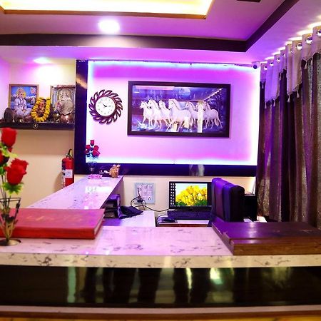 Hotel Citizen Inn Ahmedabad Buitenkant foto