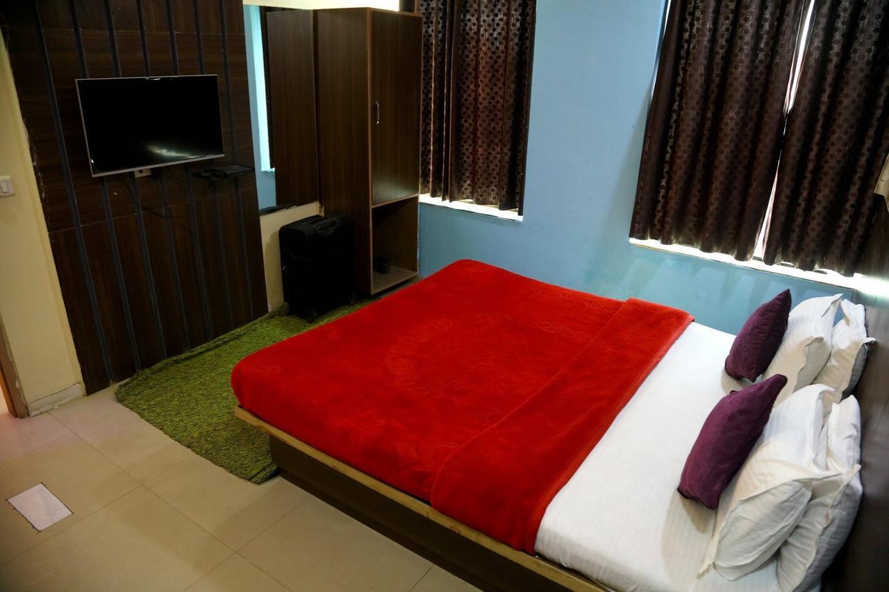 Hotel Citizen Inn Ahmedabad Buitenkant foto